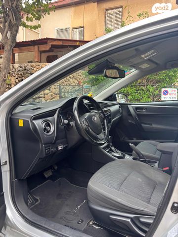 טויוטה קורולה