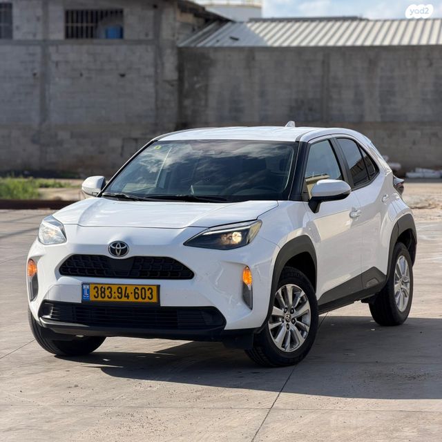 מודעת רכב טויוטה יאריס קרוס