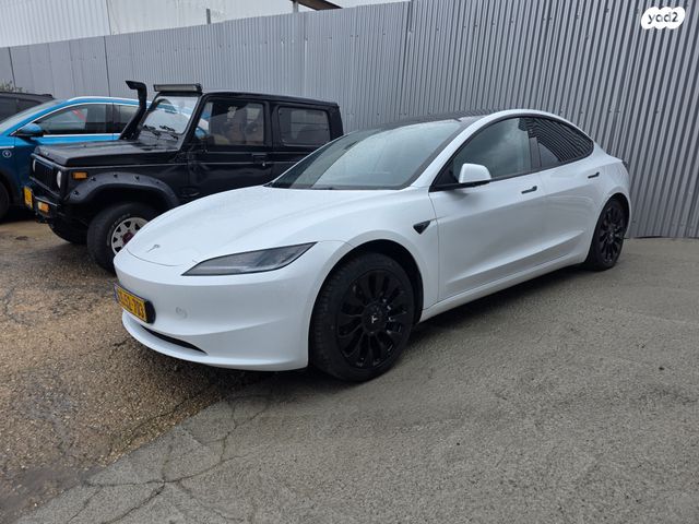 מודעת רכב טסלה מודל 3