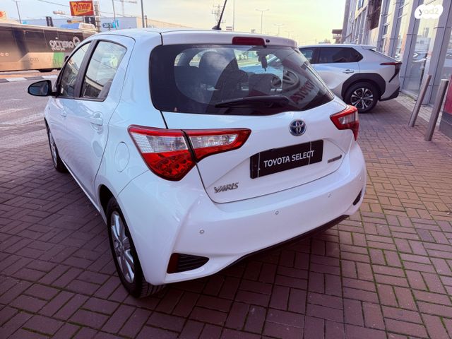 טויוטה יאריס