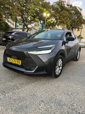 מודעת רכב טויוטה C-HR