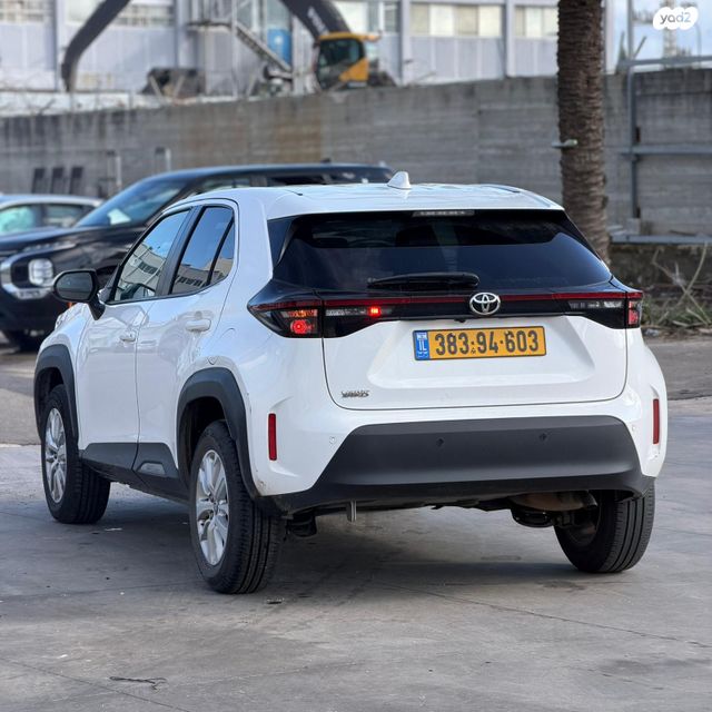 מודעת רכב טויוטה יאריס קרוס 1