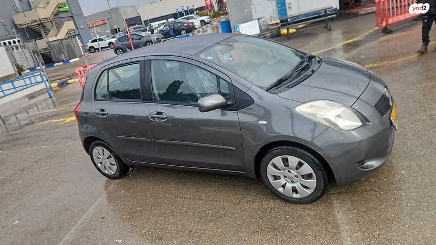 טויוטה יאריס