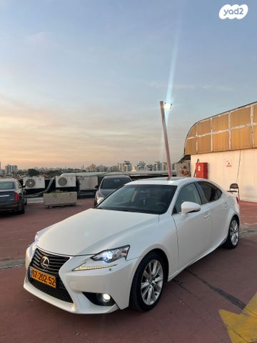 מודעת רכב לקסוס IS