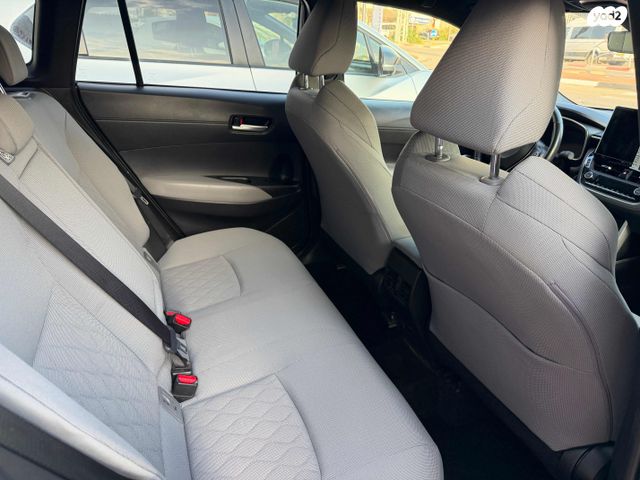 טויוטה קורולה קרוס