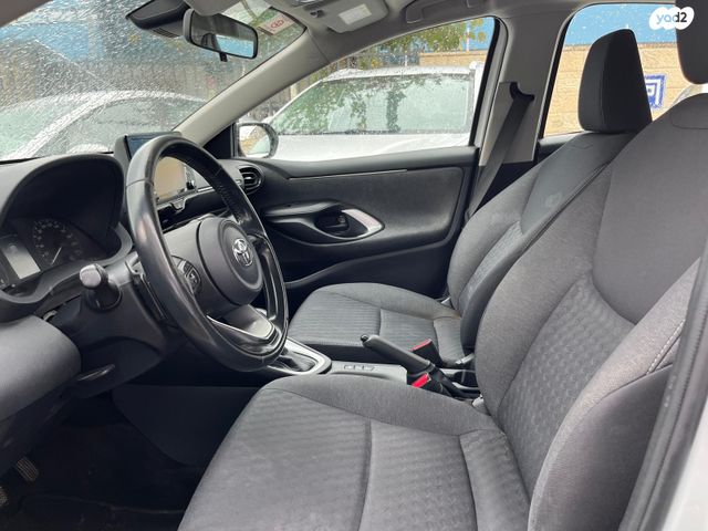 טויוטה יאריס