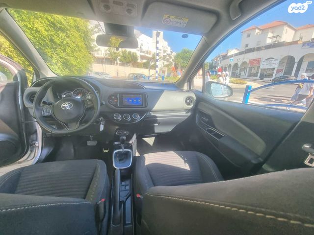 טויוטה יאריס