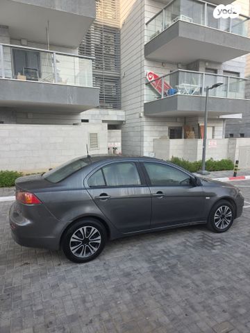 מיצובישי לנסר