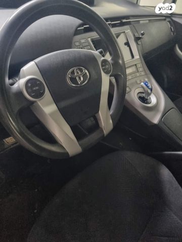 טויוטה פריוס