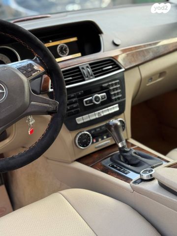 מודעת רכב מרצדס-בנץ C-class