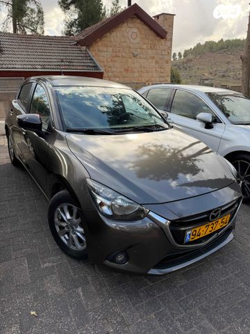 מודעת רכב מאזדה 2