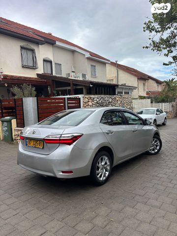 טויוטה קורולה