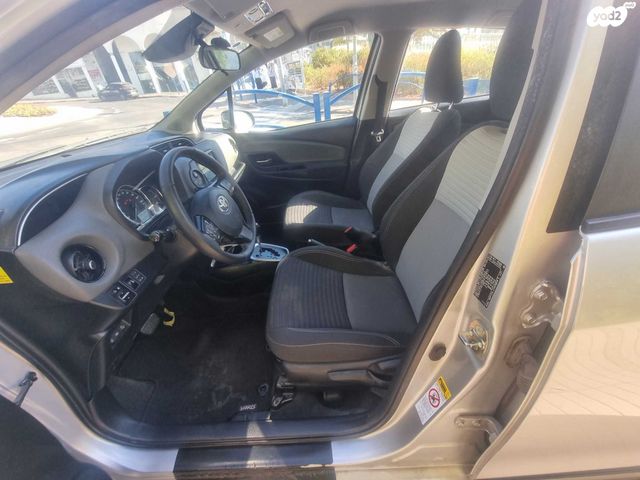 טויוטה יאריס