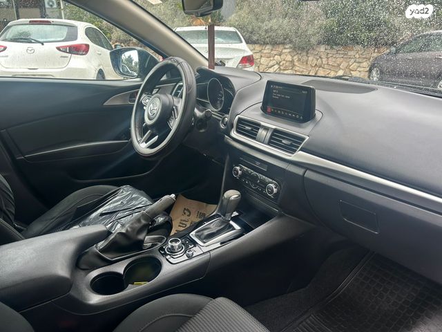 מאזדה 3