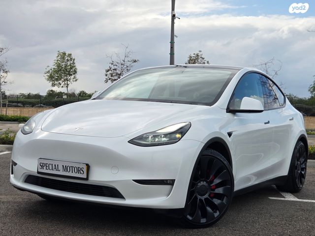 מודעת רכב טסלה מודל Y