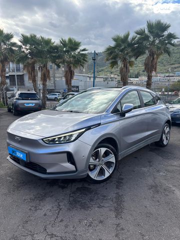 מודעת רכב ג׳ילי Geometry C