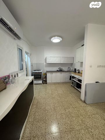 מבוא הסיפן 12