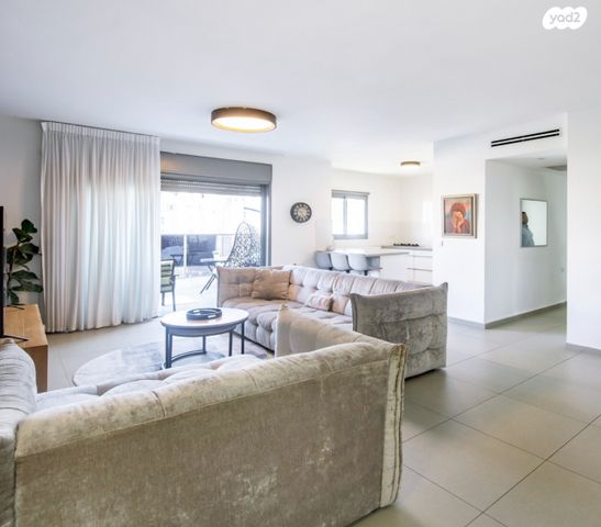 גרטרוד עליון 19