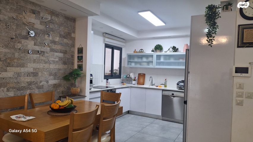 דירה, יעקב תמרי 10, חצרות המושבה, רחובות