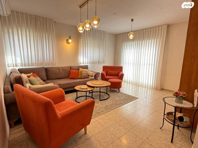 דירת גן, סיני 15, פסגות, פסגות