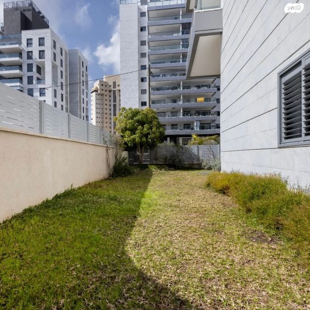 דירת גן, אריק איינשטיין 2, קרית רבין, חולון