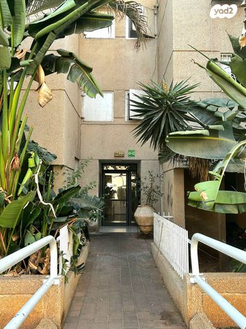 דירה, שדרות הרב לוין 40, רמת עמידר, רמת גן