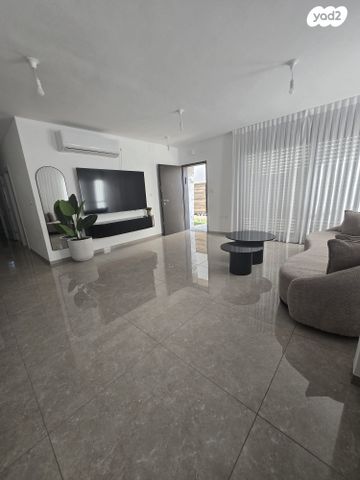 דירת גן, איבי נחל 1, אבני חפץ, אבני חפץ