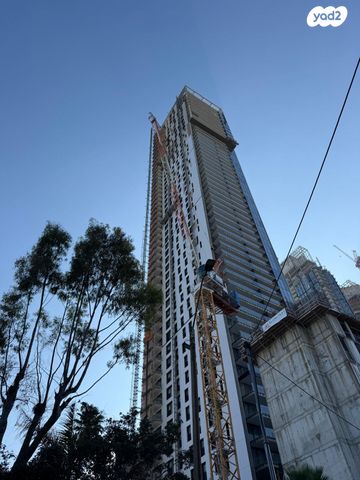 אבן גבירול 102