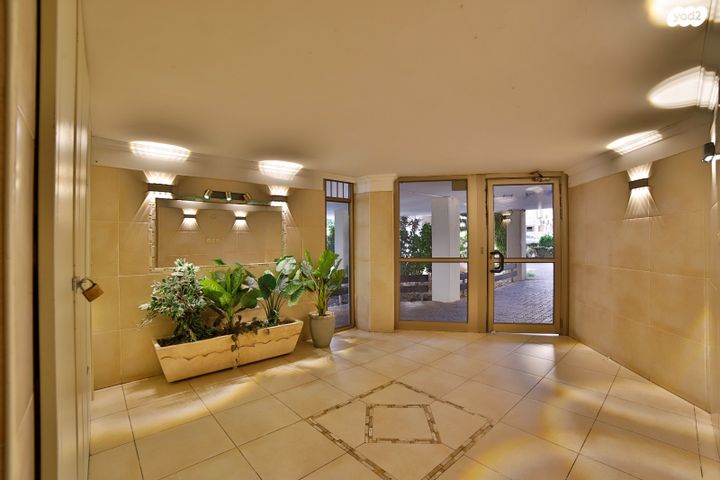 דירה, אורי צבי גרינברג 7, בן גוריון, חולון