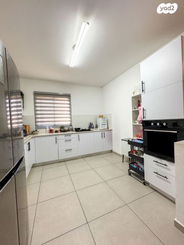 דירה, ש"י עגנון 3, נאות שמיר, יבנה