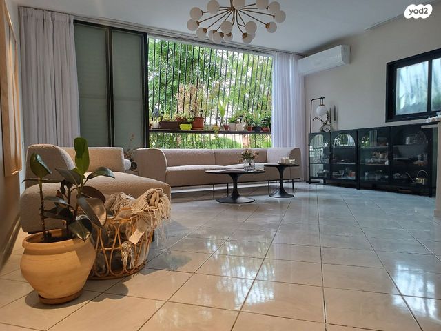 דירה, אנילביץ' 37, לב העיר, בת ים