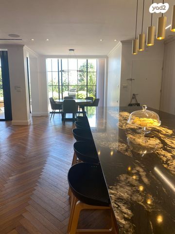 גג/ פנטהאוז, אברהם בלסברג 10, ברנע, אשקלון