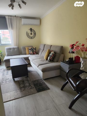 דירה, שדרות יגאל אלון 502, גיורא יוספטל, דימונה