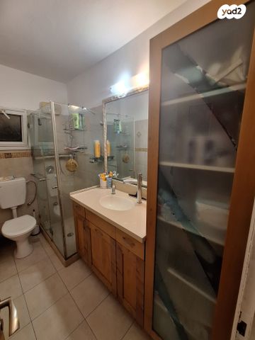 דופלקס, המורן 8, אבן גבירול, רחובות