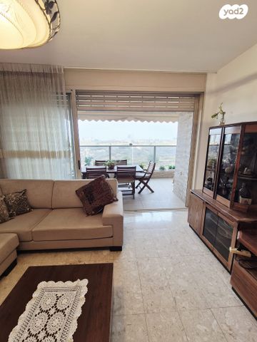 דירה, שמחה ארליך 28, בן גוריון, חולון