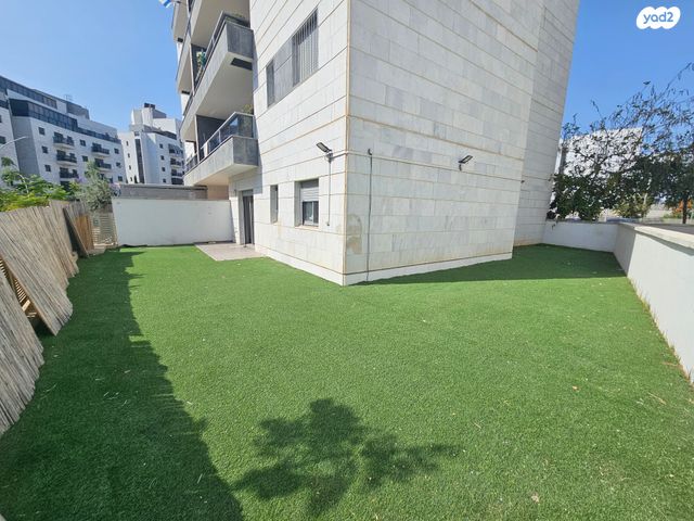 דירת גן, שדרות ציונה צרפת 36, גדרה מזרח, גדרה