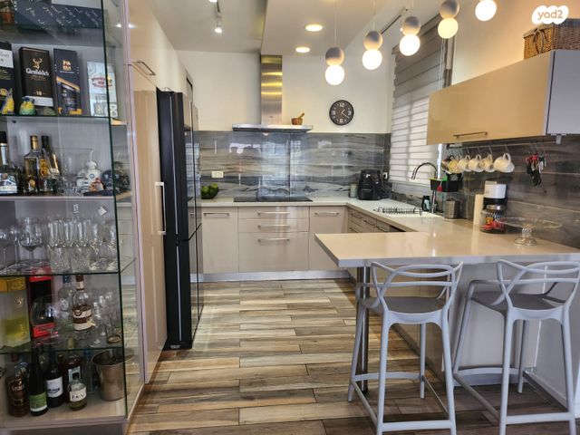 דירת גן, מאיר וייס 10, פסגת זאב, ירושלים