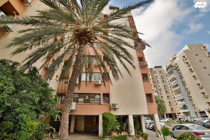 דירה, אורי צבי גרינברג 7, בן גוריון, חולון