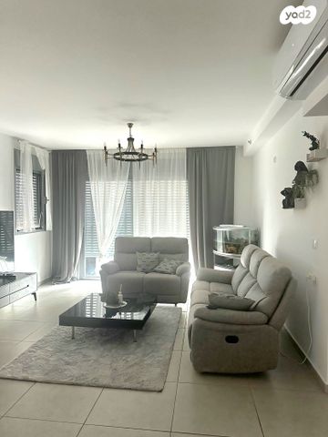 דירה, ליבנה 10, יצחק שמיר, נהריה