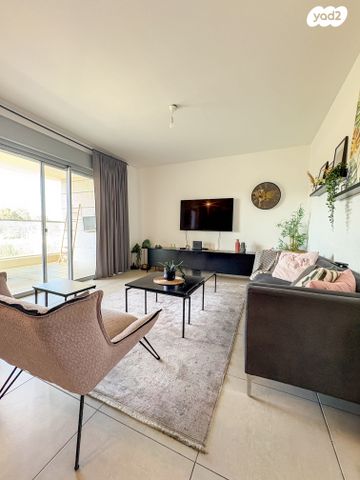 דירה, ש"י עגנון 3, נאות שמיר, יבנה