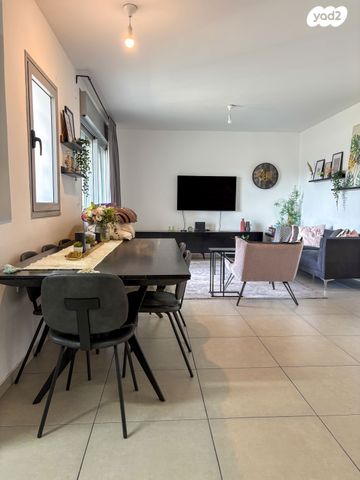 דירה, ש"י עגנון 3, נאות שמיר, יבנה