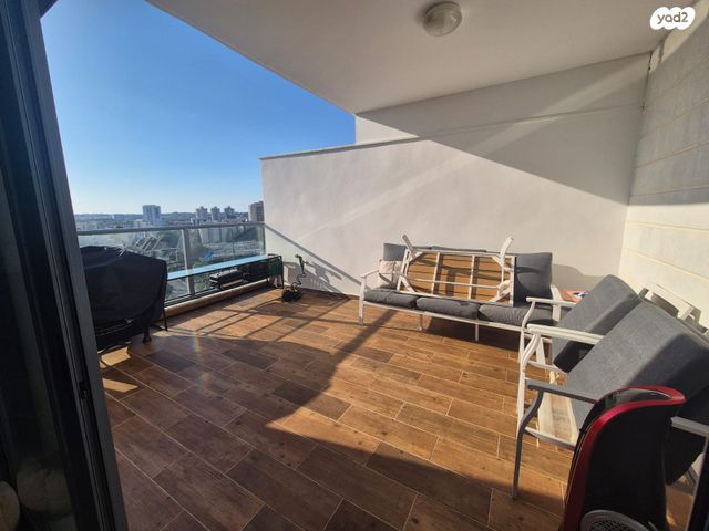 דופלקס, האחים טרבס 27, ד' / מערב מרכז העיר, רחובות