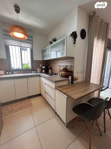 דירה, עמל 10, שיכון ותיקים, חולון