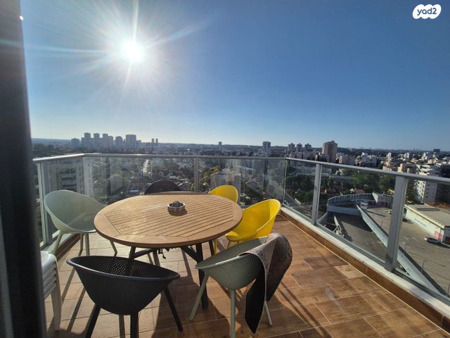 דופלקס, האחים טרבס 27, ד' / מערב מרכז העיר, רחובות