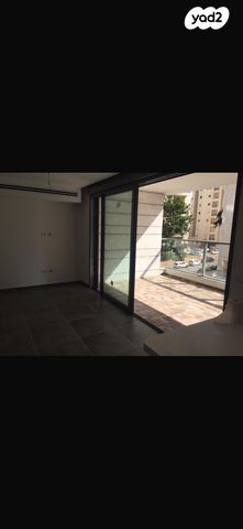 דירה, הצנחנים 21, מגדיאל, הוד השרון