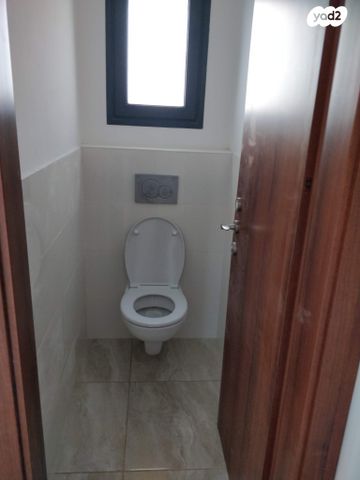 דו משפחתי, דובדבן 2, לשם, עלי זהב