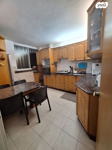 דופלקס, המורן 8, אבן גבירול, רחובות