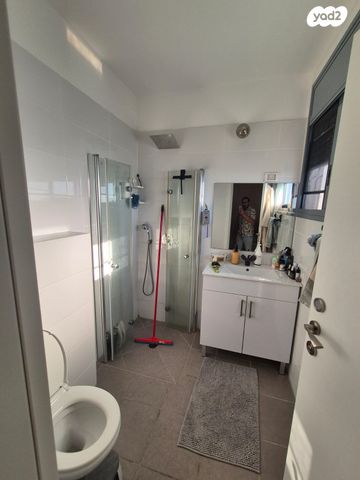 דופלקס, האחים טרבס 27, ד' / מערב מרכז העיר, רחובות