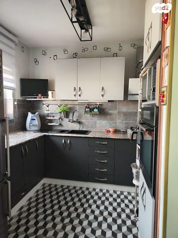 דירה, שדרות יגאל אלון 502, גיורא יוספטל, דימונה