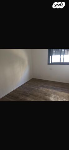 דירה, הצנחנים 21, מגדיאל, הוד השרון